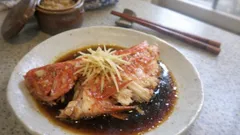 フライパンでふっくら。赤魚の煮つけ—生姜香る甘辛だれがしみる簡単レシピ